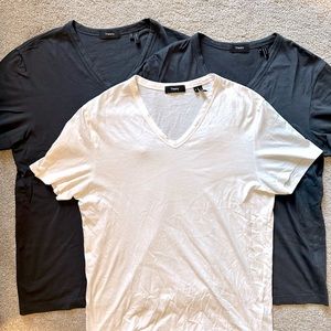 3 Men’s Theory V-Neck T-Shirts - size M